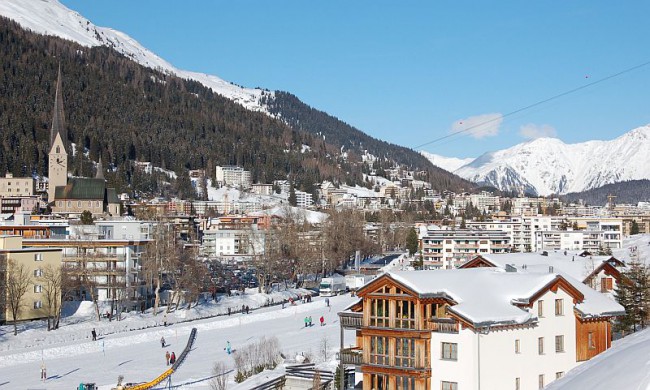 В швейцарском Давосе туристов ждут – прекрасные виды, чистейший воздух, все условия для катания лыжников любого уровня и насыщенная культурная программа.