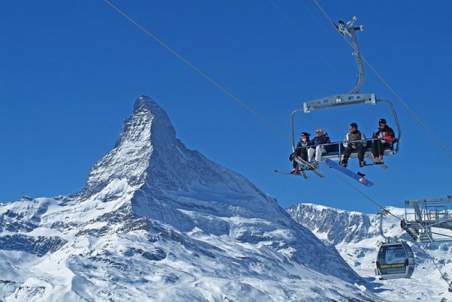 Церматт – самый известный, комфортный курорт Швейцарии. Символом курорта является изображение горы Маттерхорн, встречающееся повсюду в Церматте.