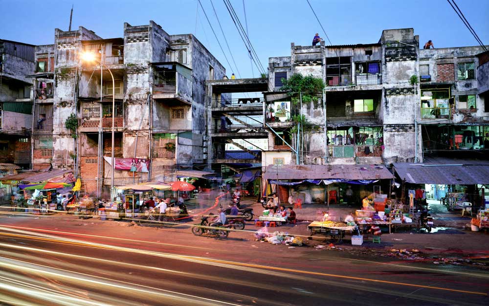 Столица Камбоджи с ее типичными трущобами и уровнем жизни