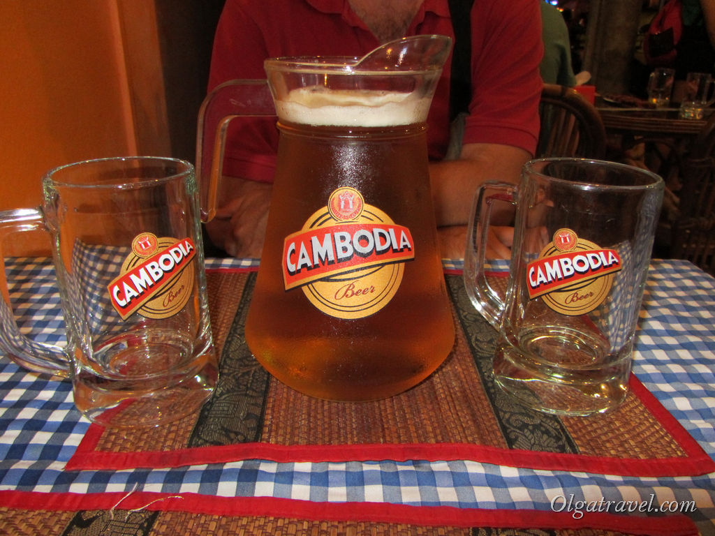 Неплохое разливное пиво Анкор и Камбоджа