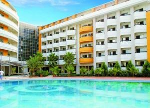 Вид на отель My Home Resort Hotel Alanya со стороны бассейна