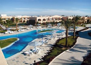Вид на бассейн отеля Ali Baba Palace 4* в Хургаде Египет