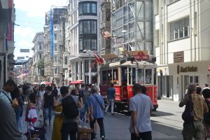 Улица Истикляль в Стамбуле - рай для шопинга