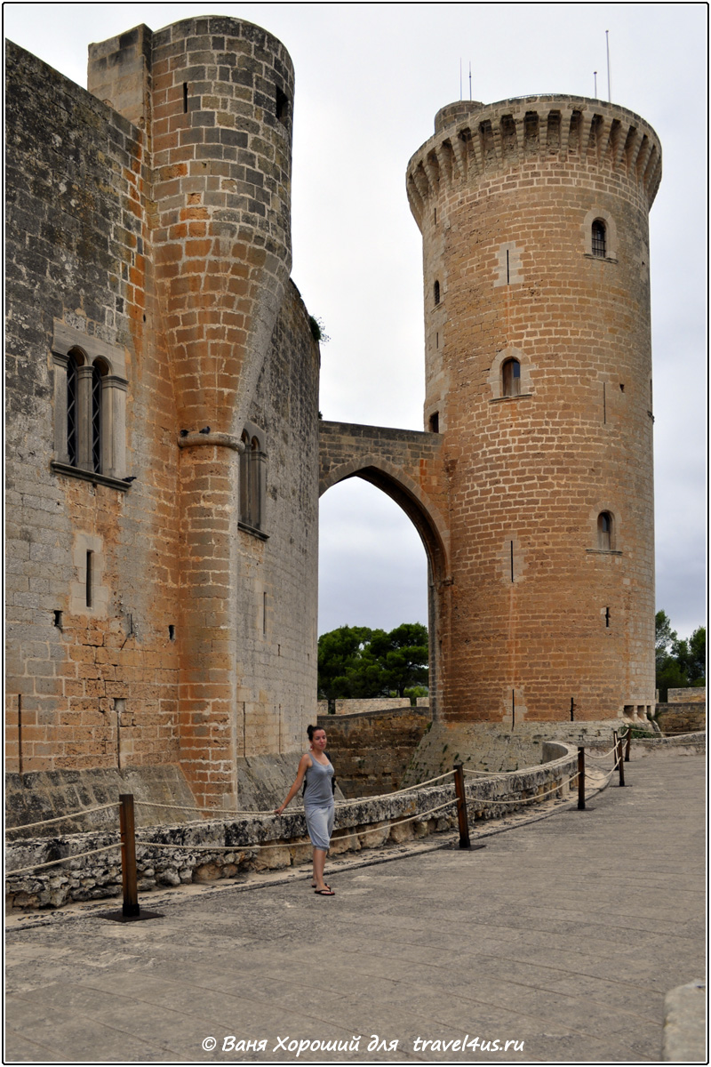 Замок Бельвер (Castell de Bellver)