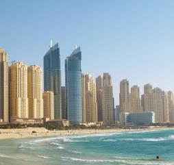 Летом в Дубае нереально жарко, такую погоду может перенести лишь особая категория ''термостойких'' туристов