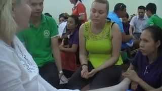 Развод русских туристов в Камбодже якобы в центре китайской медицине русскими же ГАиДАМИ!