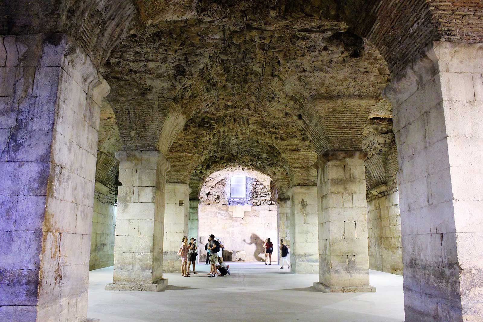 Подвалы дворца Диоклетиана, Сплит