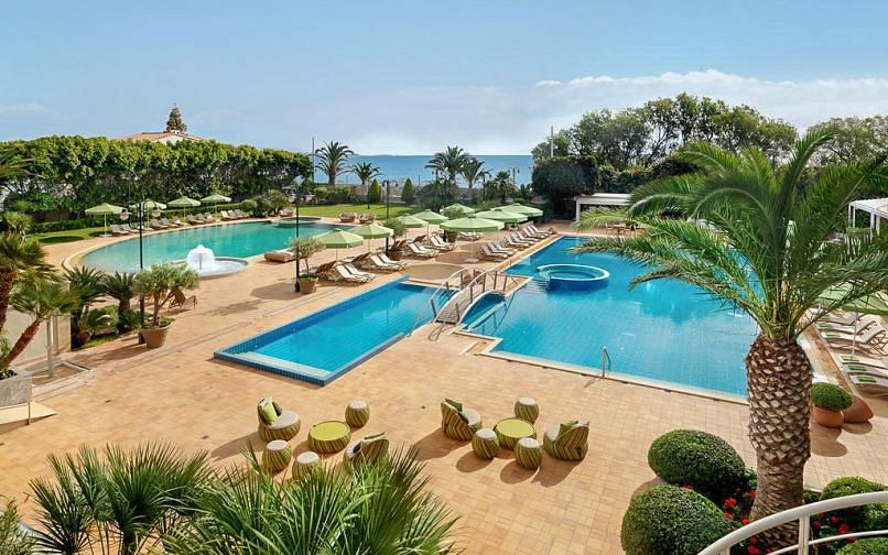Шикарный отель у моря в Афинской Ривьере