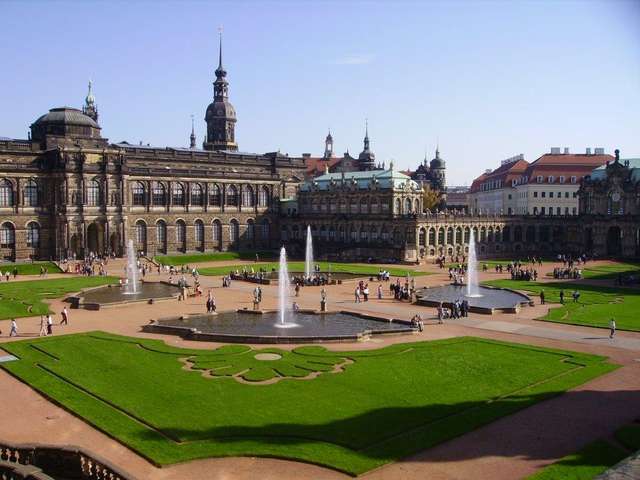 Дворец Цвингер в Дрездене, Германия