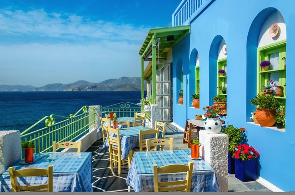 Типичный ресторан красочные греческий в Греции — стоковое фото