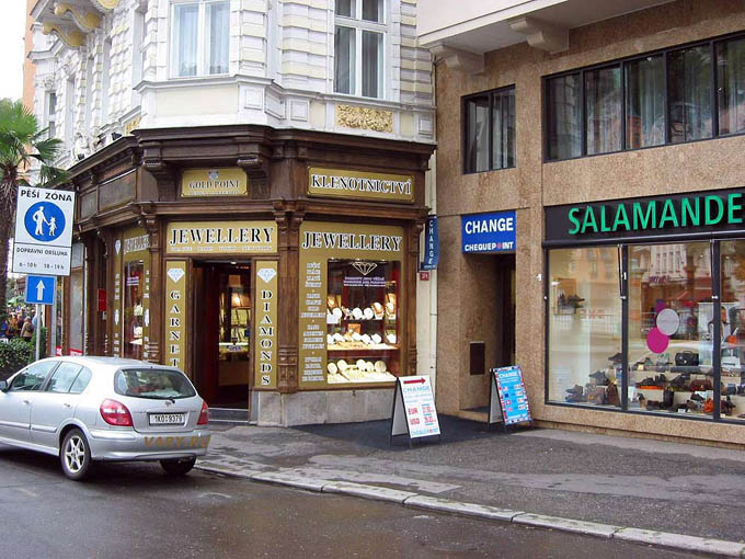 Магазин Salamander, Карловы Вары